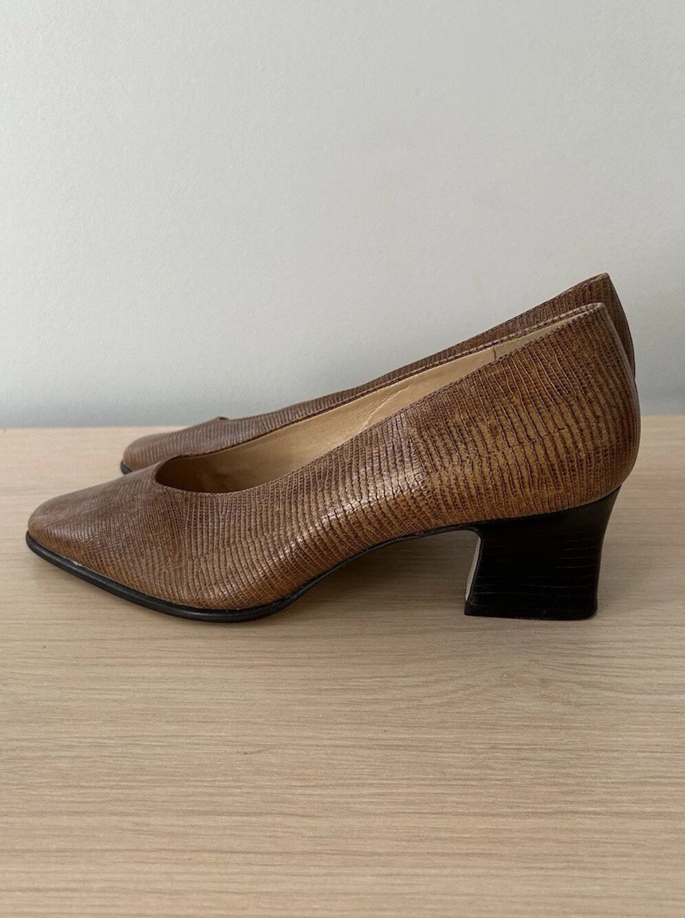 Women’s Bandolino Brown Leather Pumps Almond Toe Size 8.5M